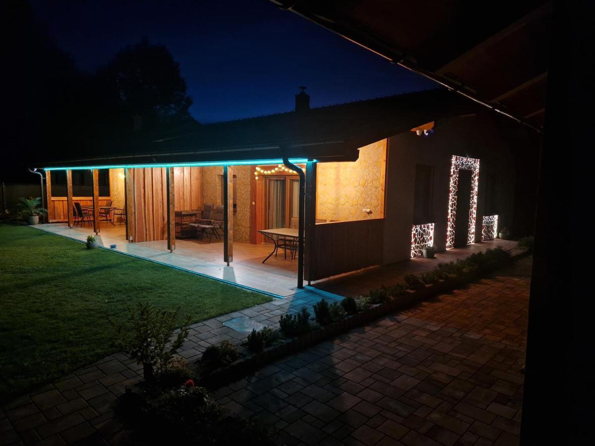Bešeňová Villa Garden מראה חיצוני תמונה