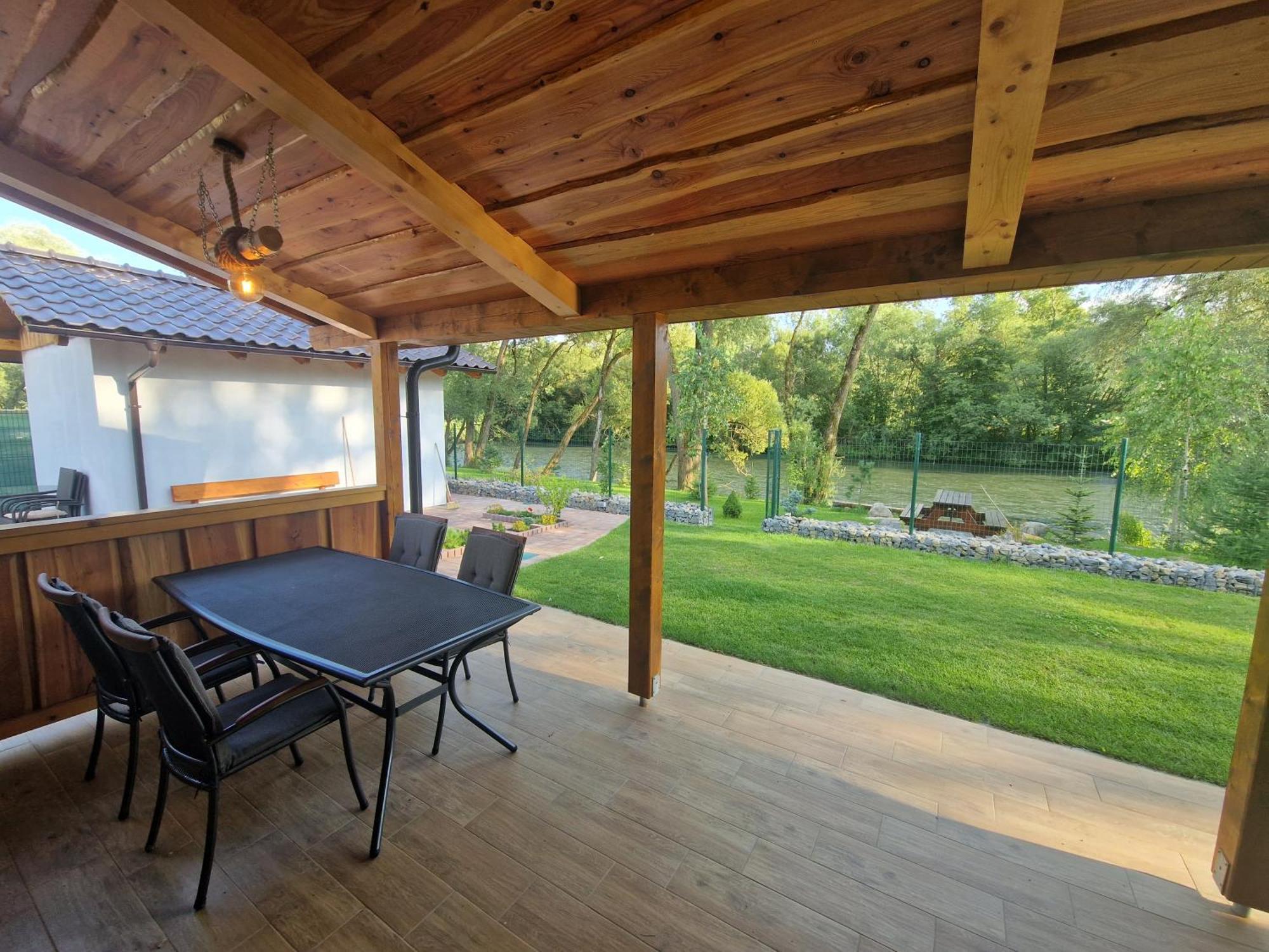 Bešeňová Villa Garden מראה חיצוני תמונה